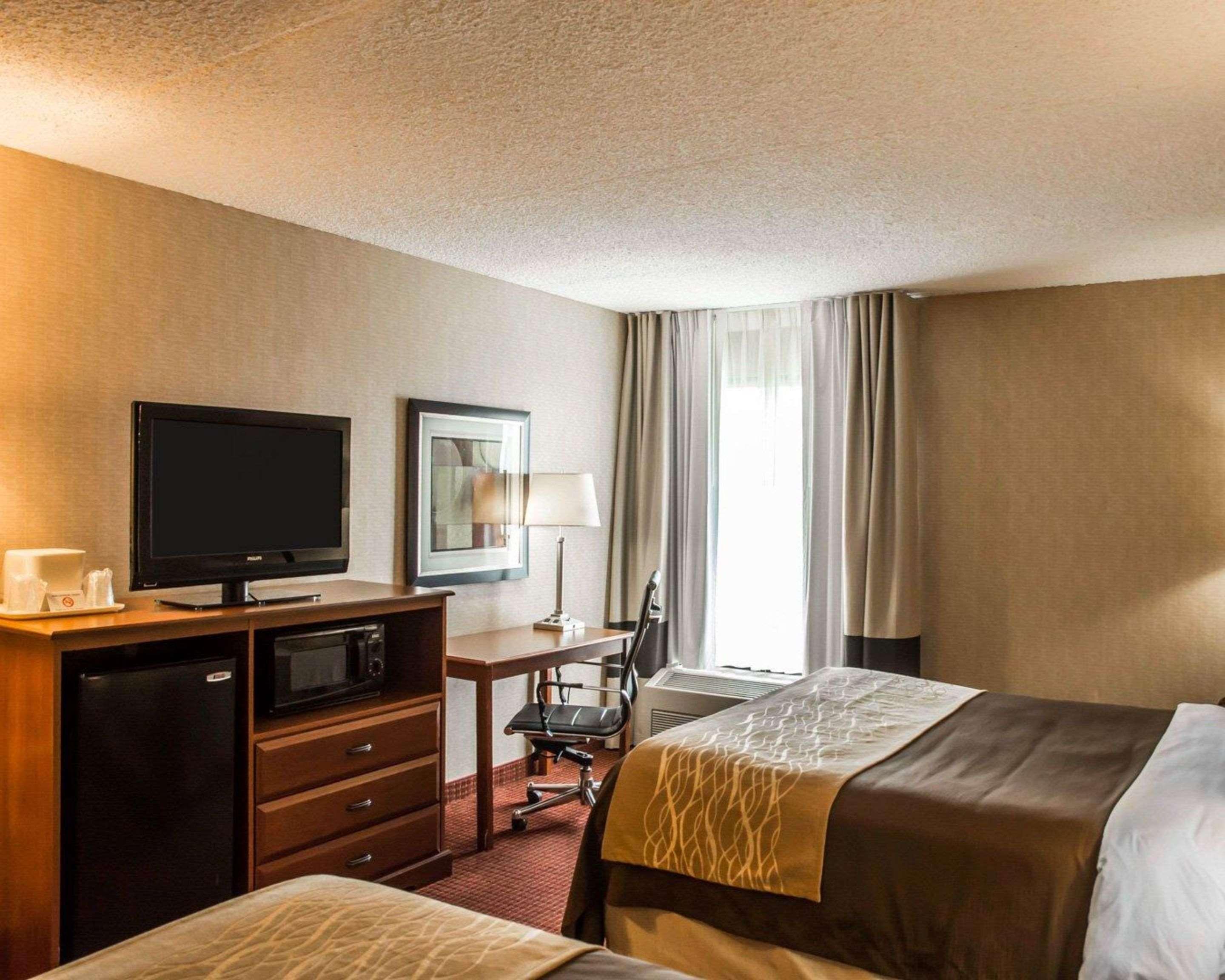 Quality Inn Springboro West Exterior photo