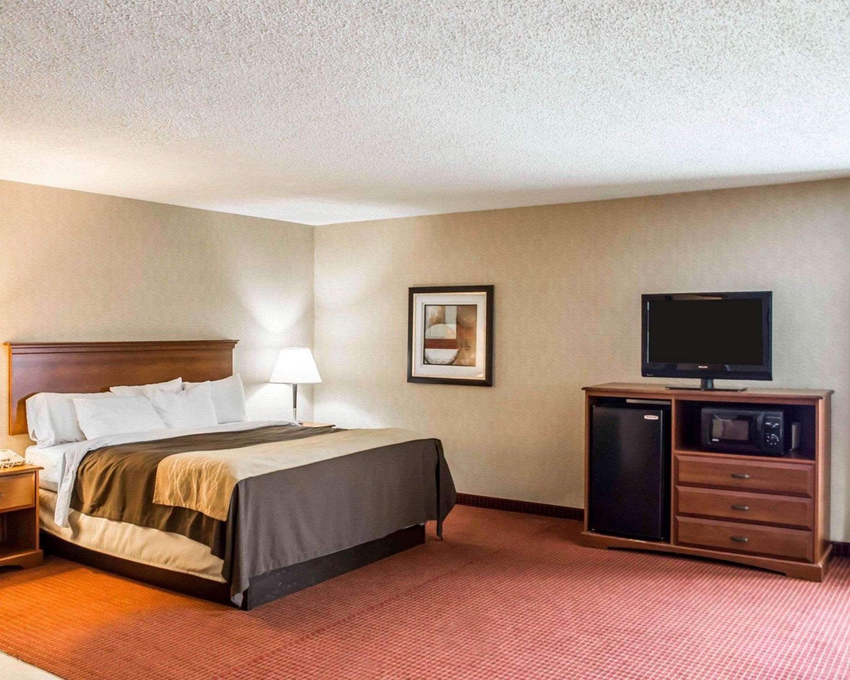 Quality Inn Springboro West Exterior photo