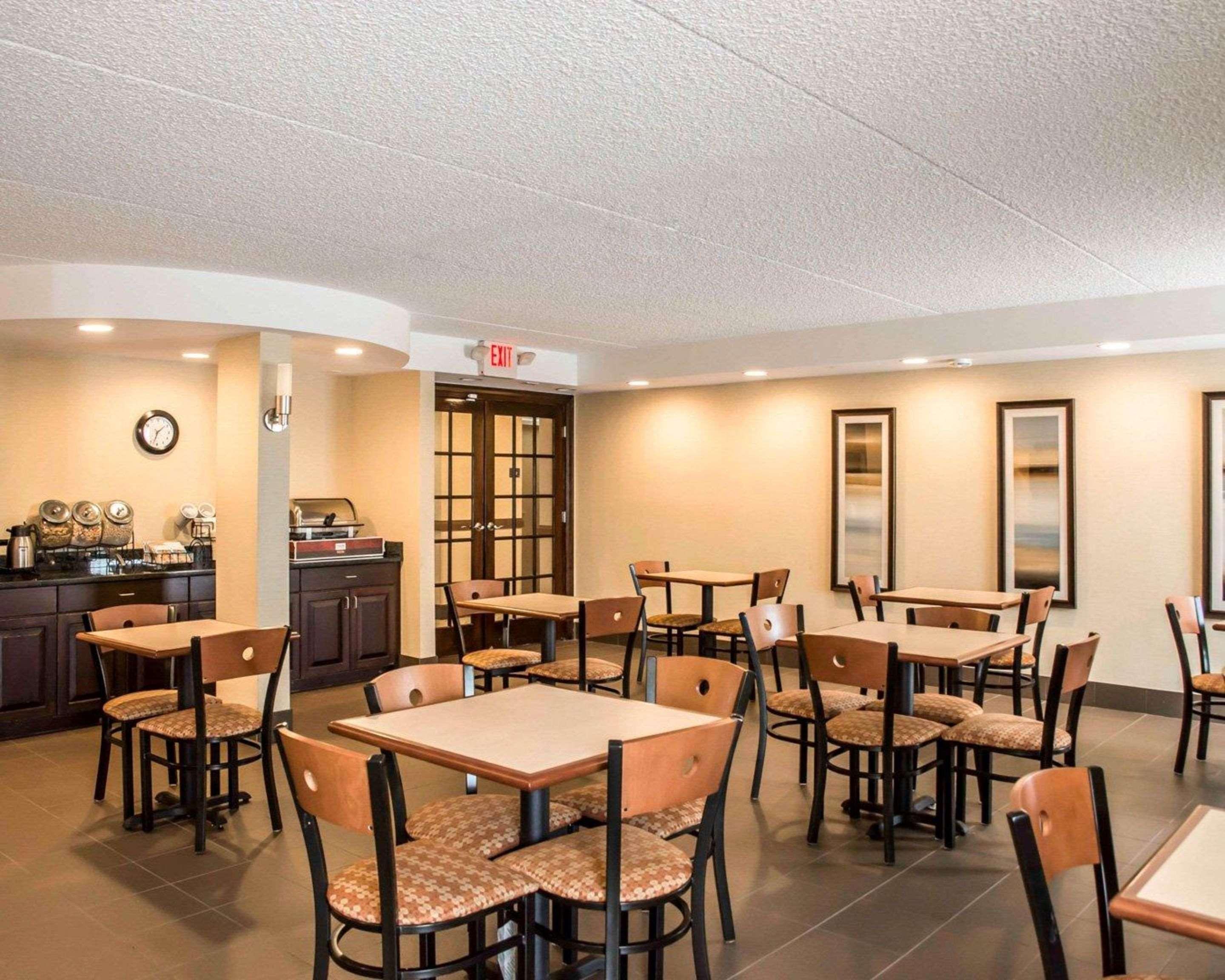 Quality Inn Springboro West Exterior photo