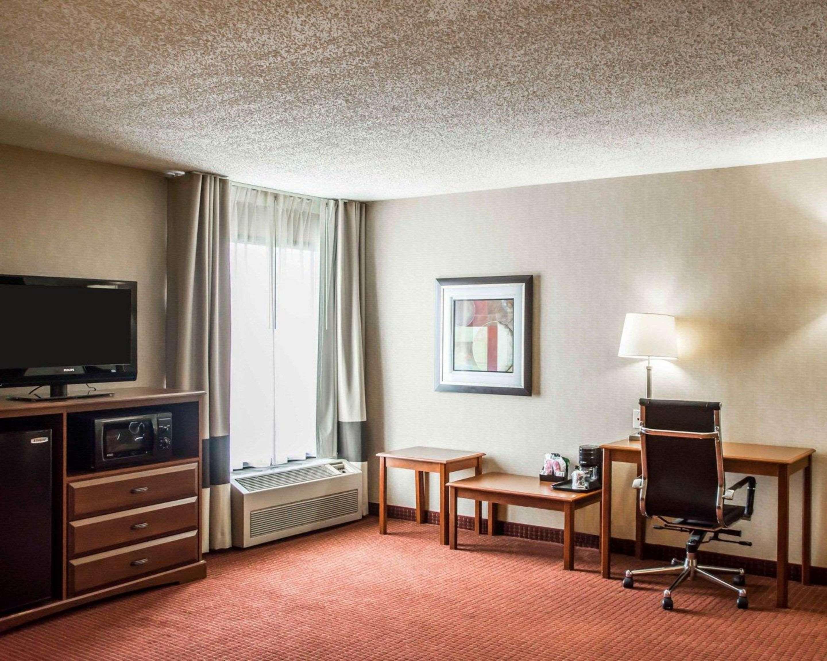 Quality Inn Springboro West Exterior photo
