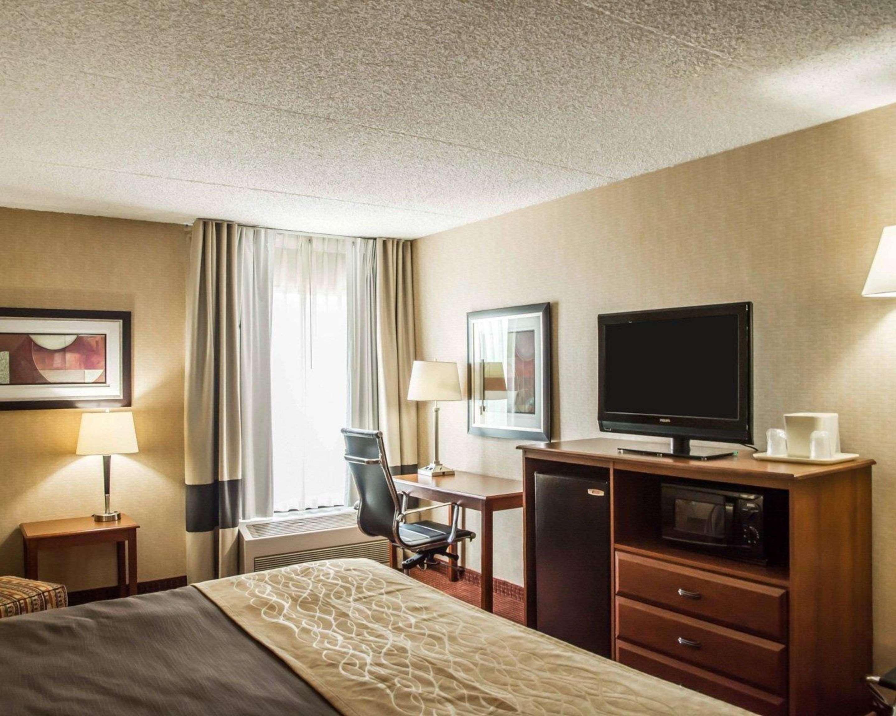 Quality Inn Springboro West Exterior photo