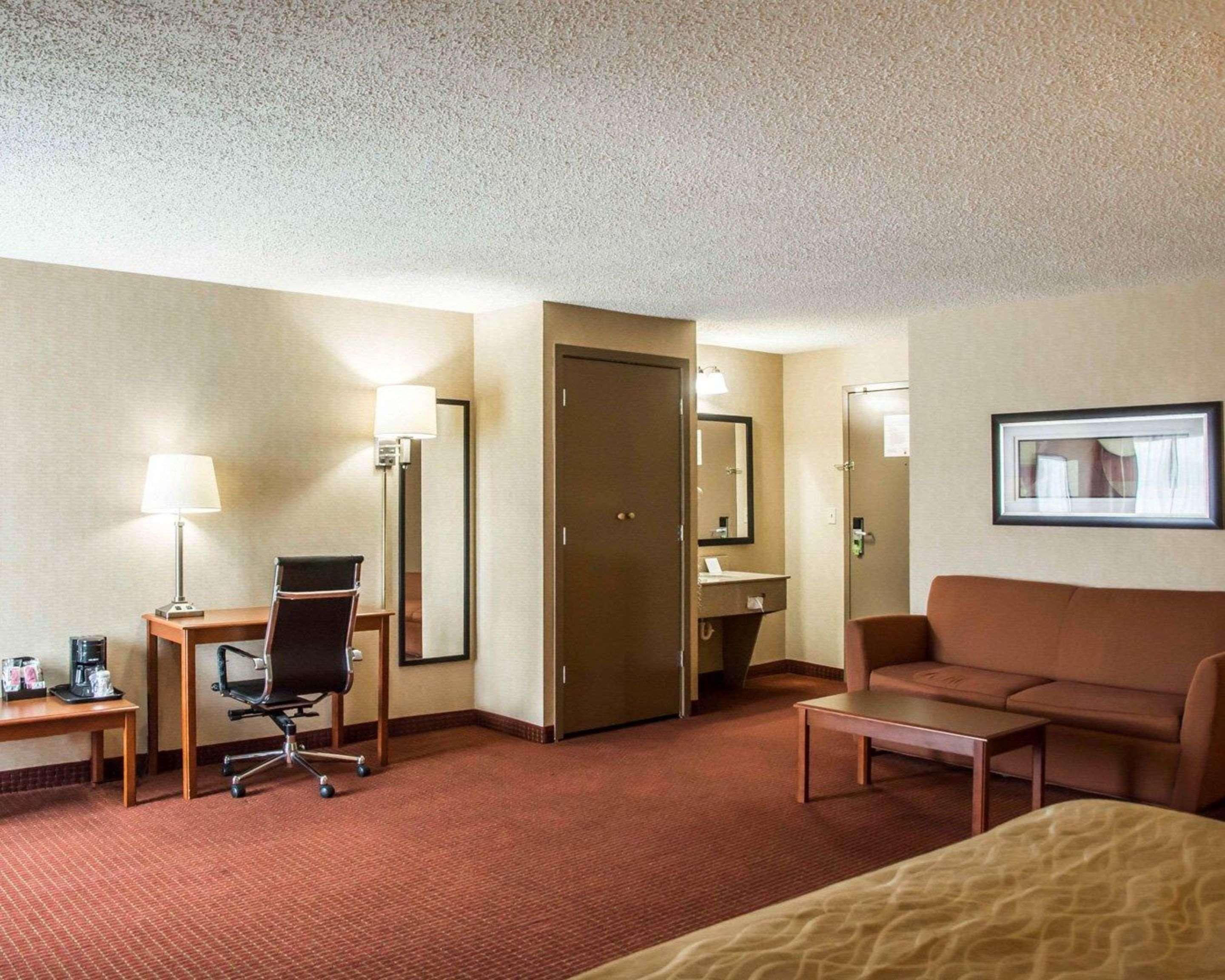 Quality Inn Springboro West Exterior photo