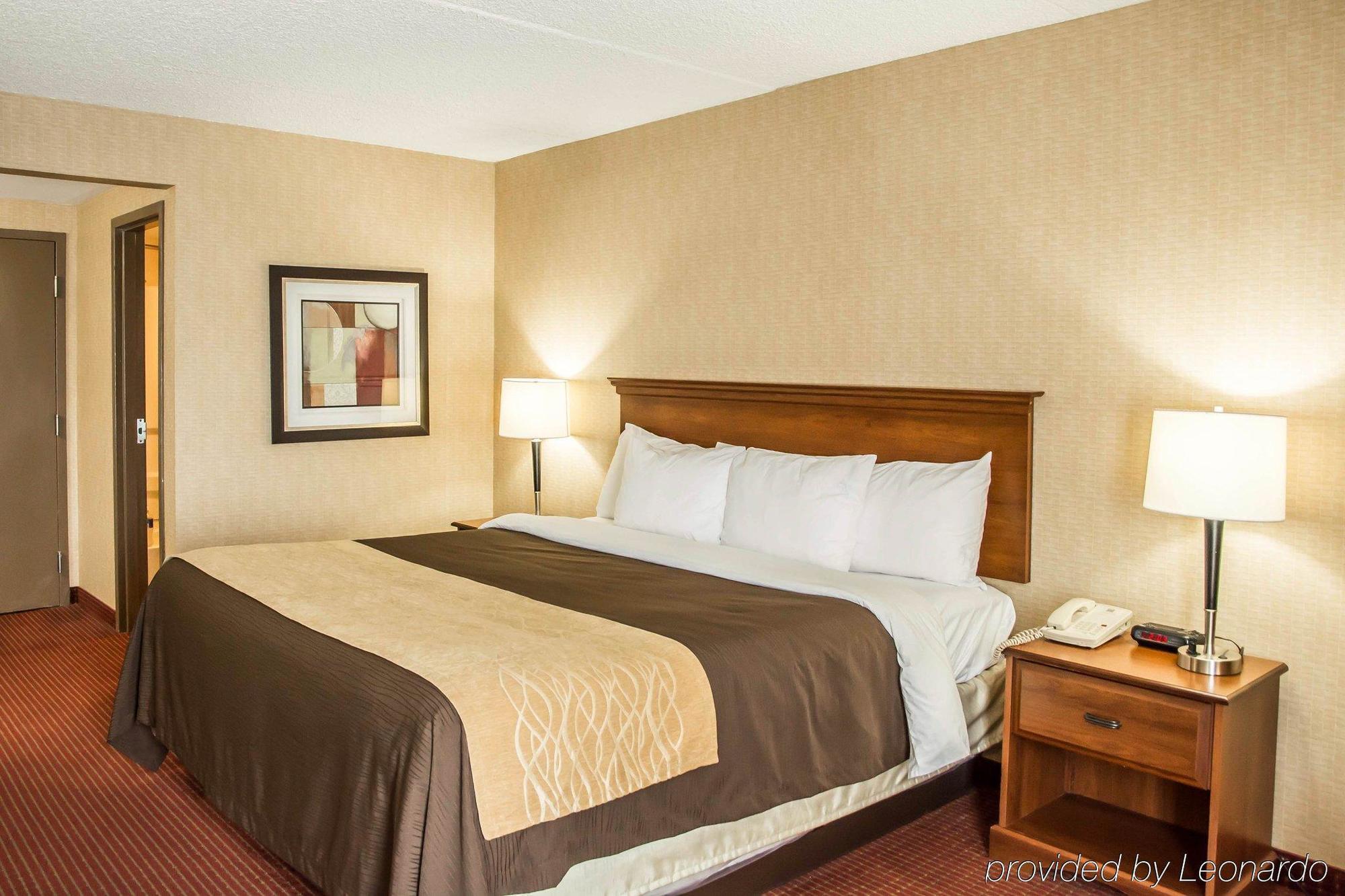 Quality Inn Springboro West Exterior photo