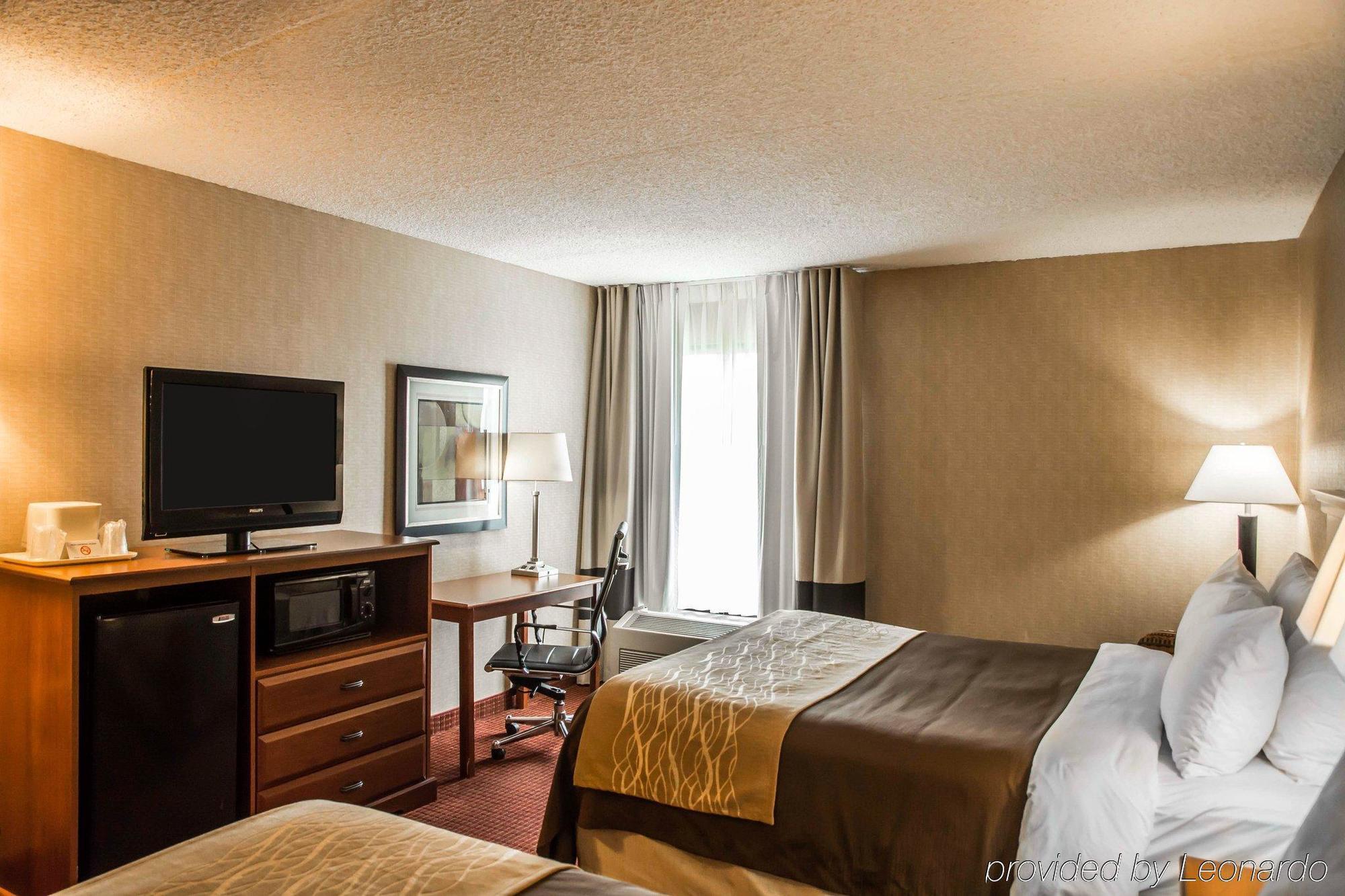 Quality Inn Springboro West Exterior photo