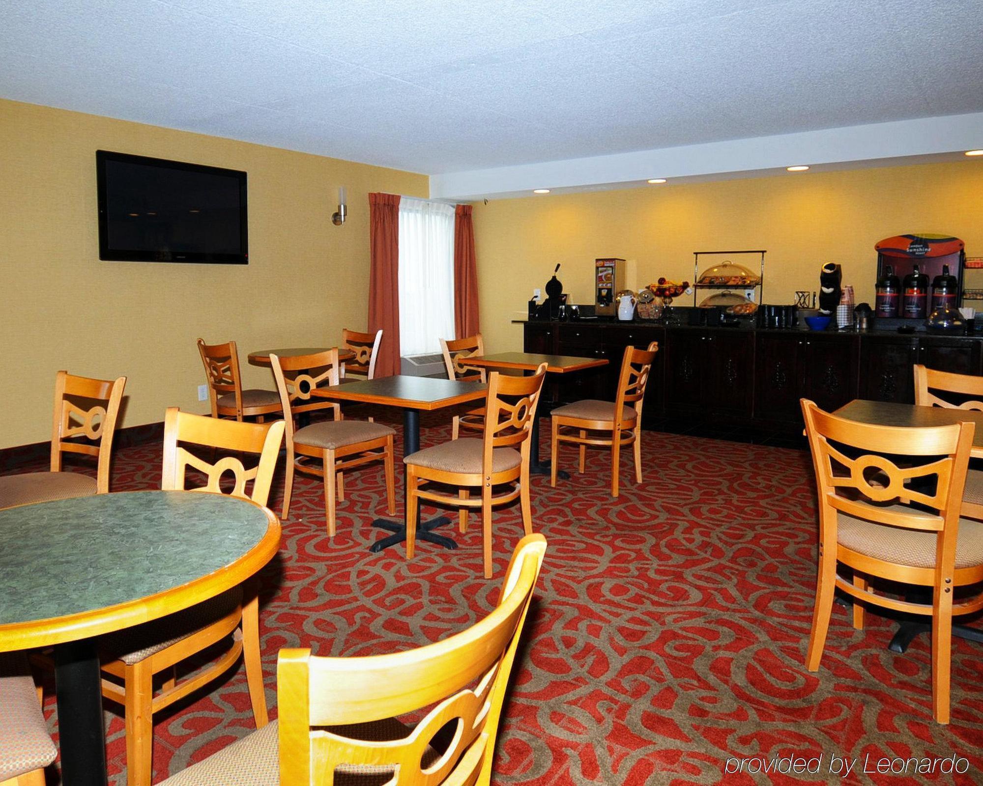 Quality Inn Springboro West Exterior photo