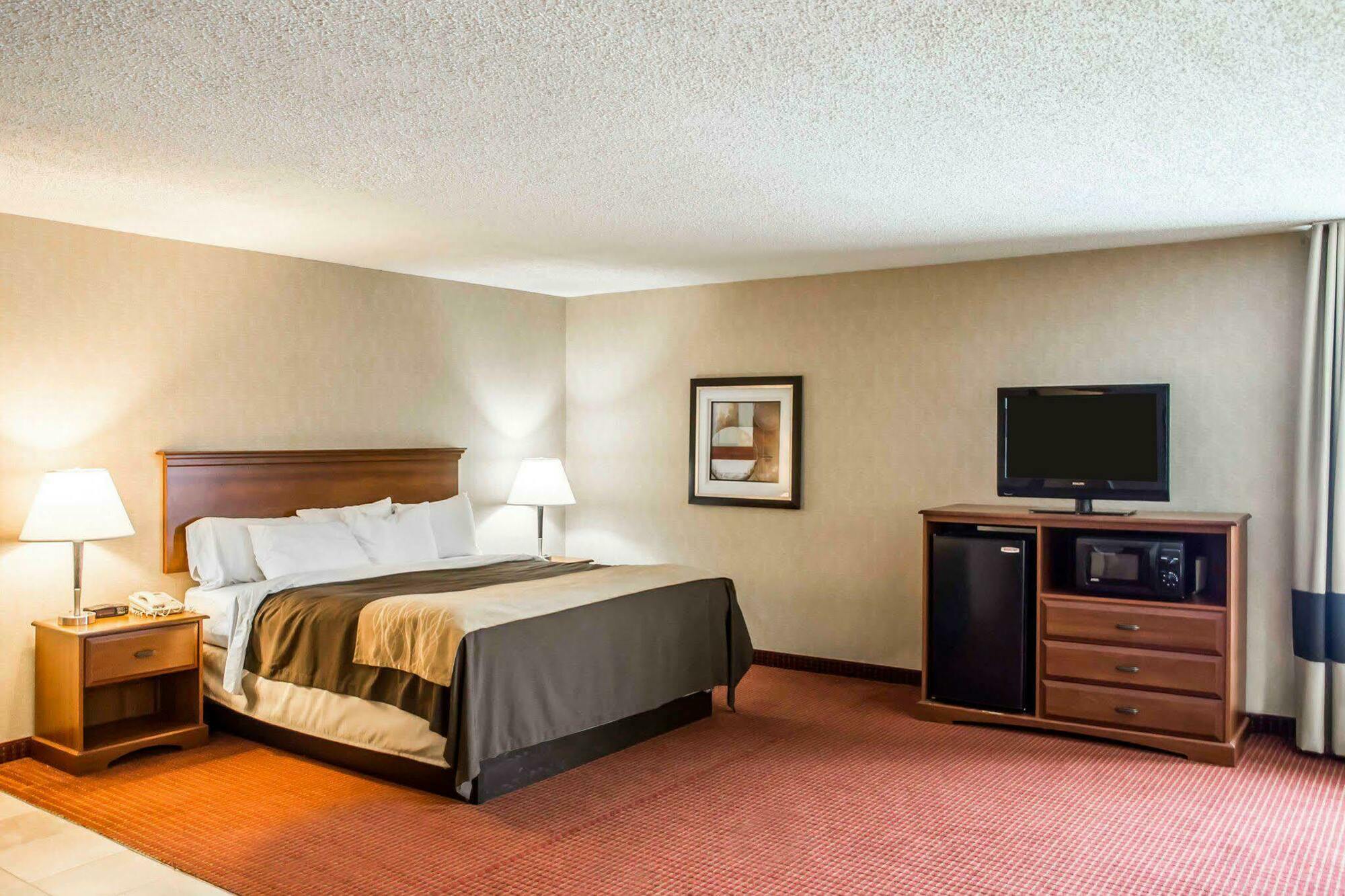 Quality Inn Springboro West Exterior photo