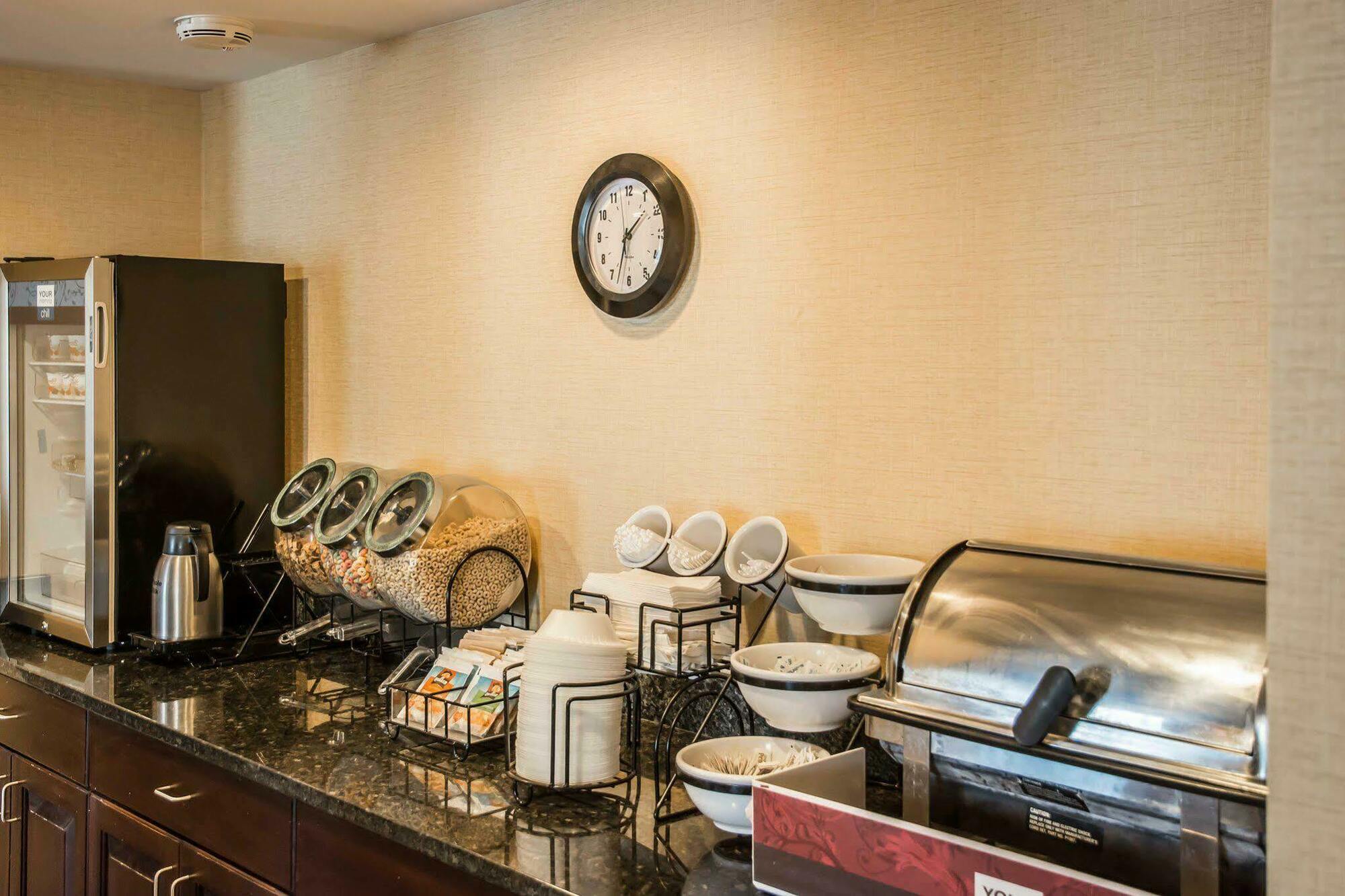 Quality Inn Springboro West Exterior photo